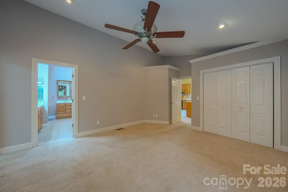 5 Kari Circle Candler, NC 28715