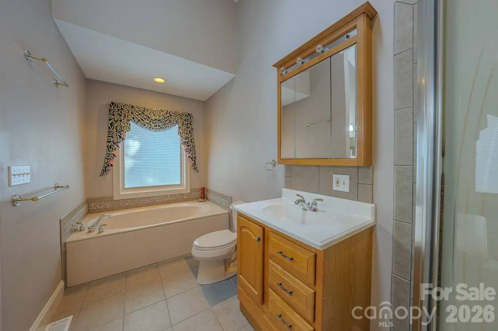 5 Kari Circle Candler, NC 28715