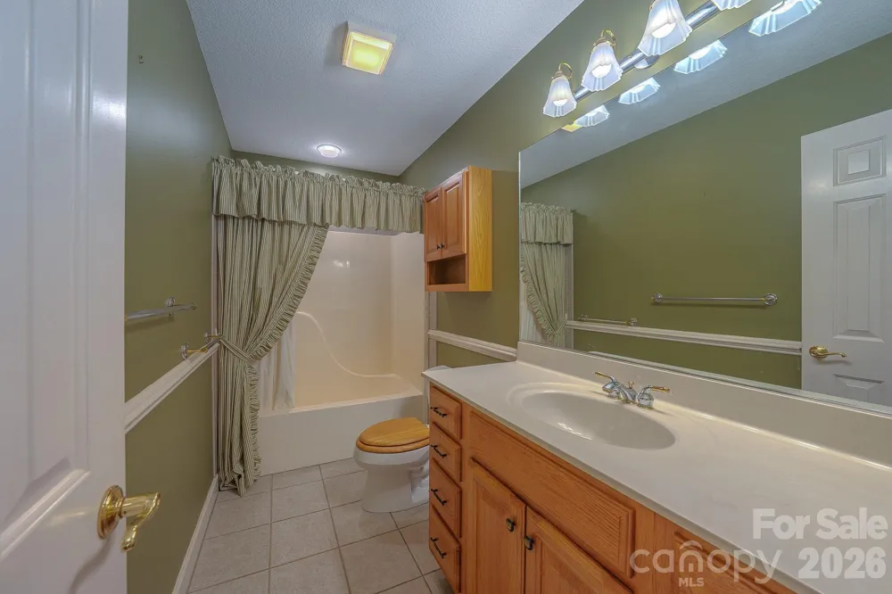 5 Kari Circle Candler, NC 28715