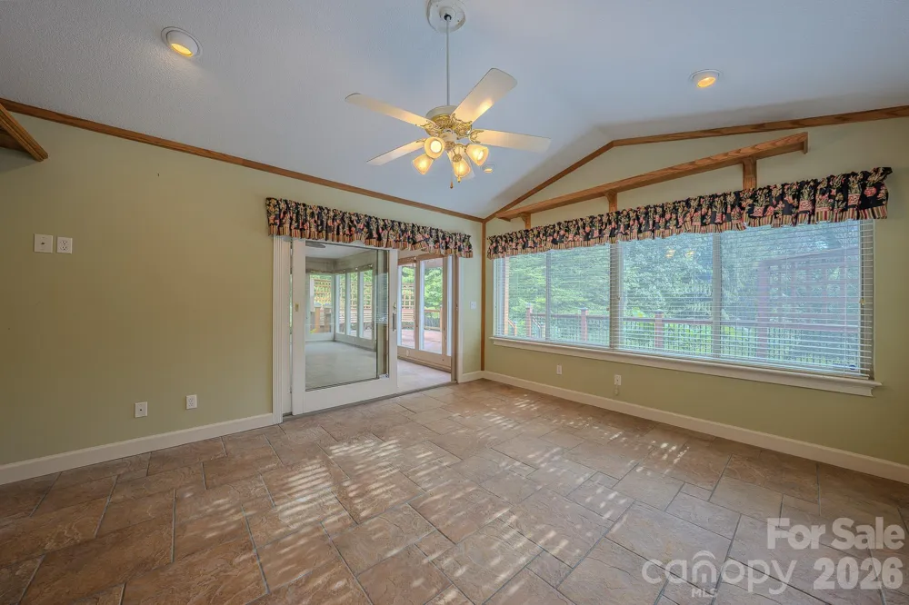 5 Kari Circle Candler, NC 28715