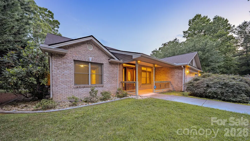 5 Kari Circle Candler, NC 28715