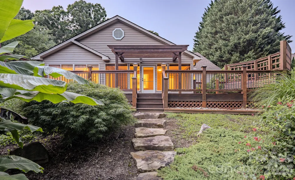 5 Kari Circle Candler, NC 28715