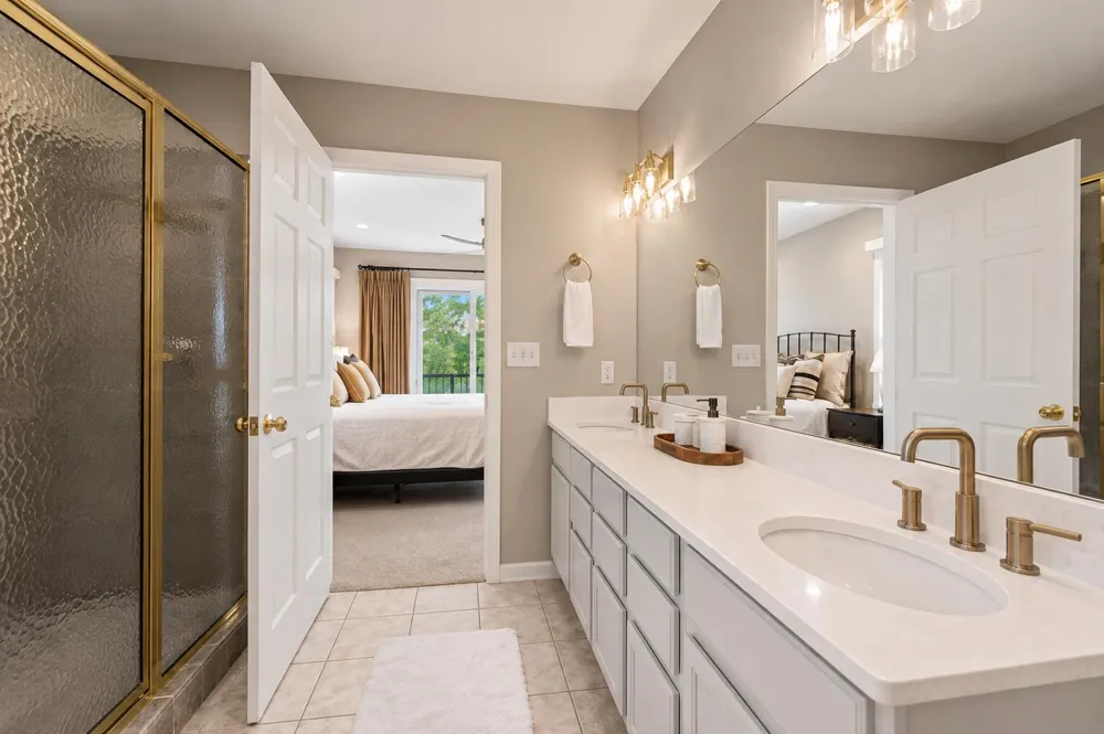2840 Lake Breeze Drive Fennville, MI 49408