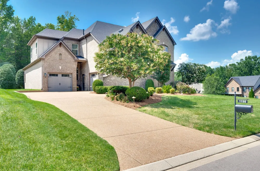 1198 Meadow Bridge Ln Arrington, TN 37014