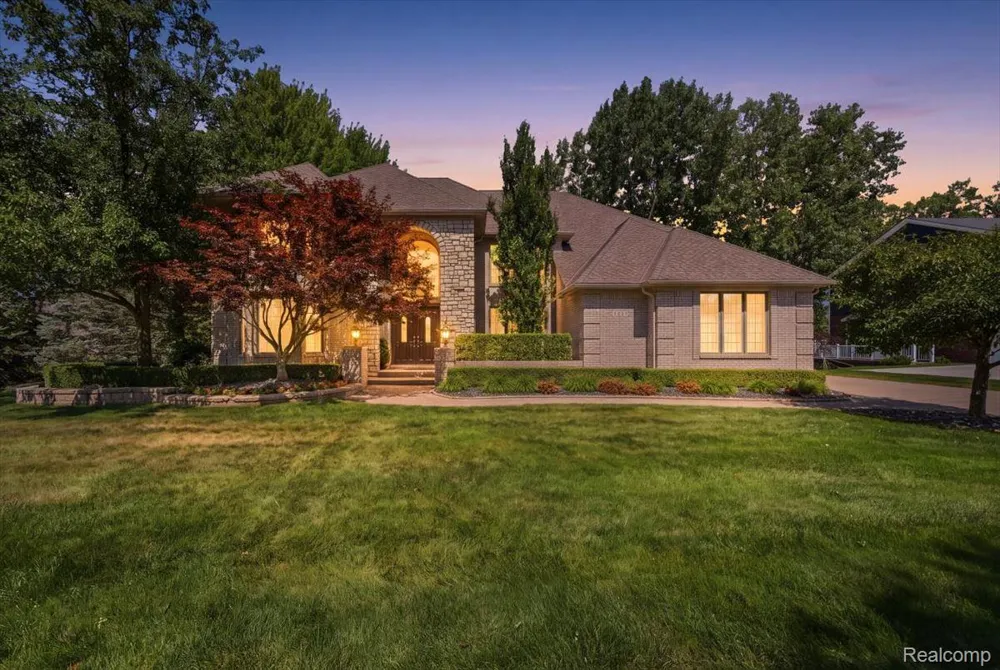 187 Greenan Lane Lake Orion Village, MI 48362