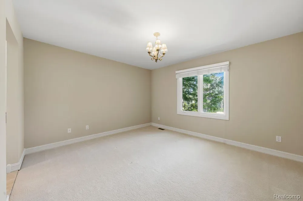 187 Greenan Lane Lake Orion Village, MI 48362