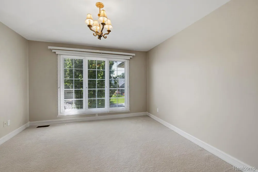 187 Greenan Lane Lake Orion Village, MI 48362
