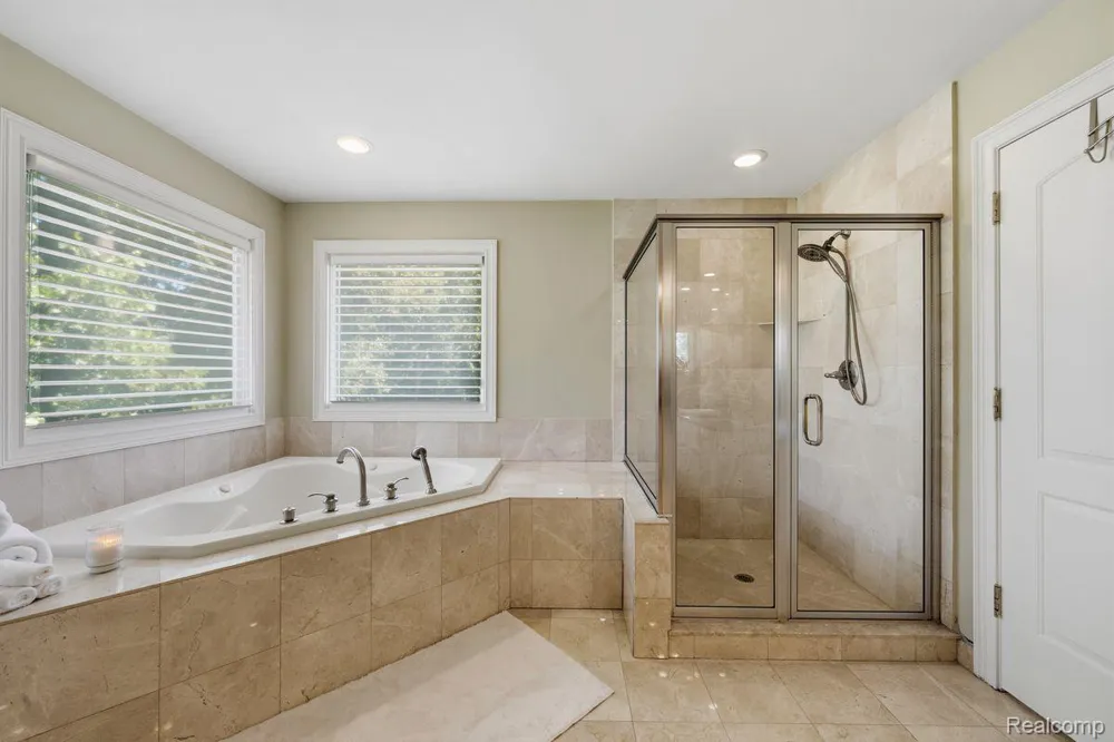 187 Greenan Lane Lake Orion Village, MI 48362