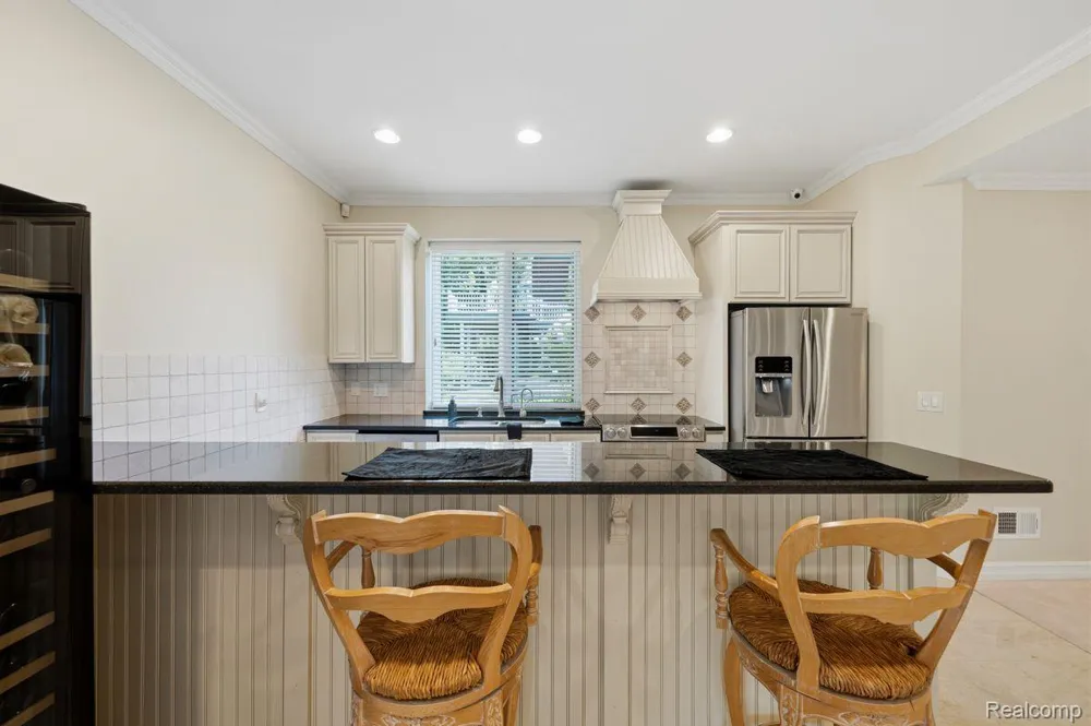 187 Greenan Lane Lake Orion Village, MI 48362