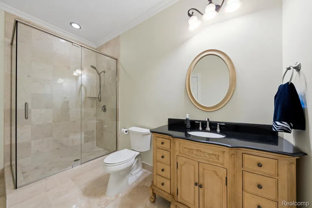 187 Greenan Lane Lake Orion Village, MI 48362