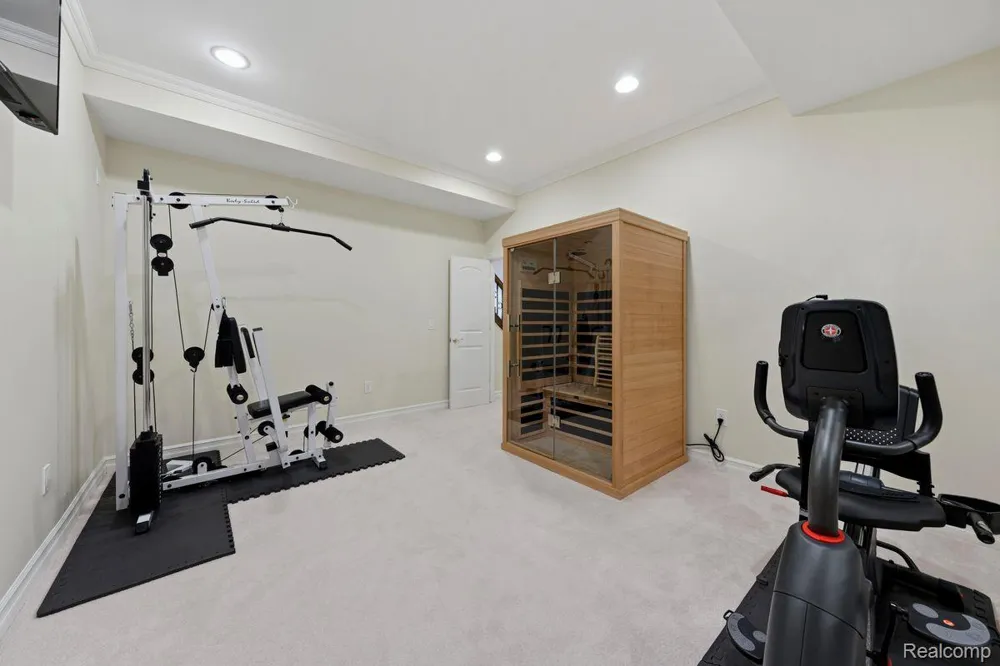 187 Greenan Lane Lake Orion Village, MI 48362
