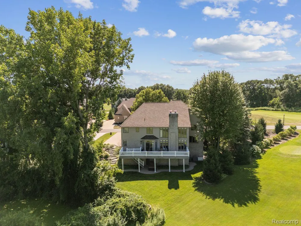 187 Greenan Lane Lake Orion Village, MI 48362