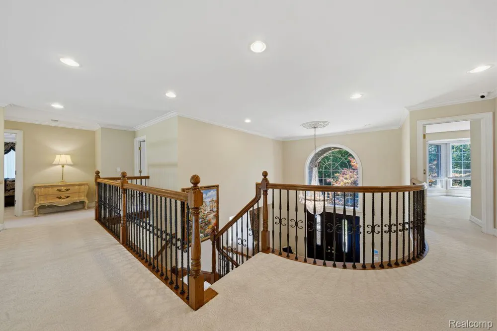 187 Greenan Lane Lake Orion Village, MI 48362