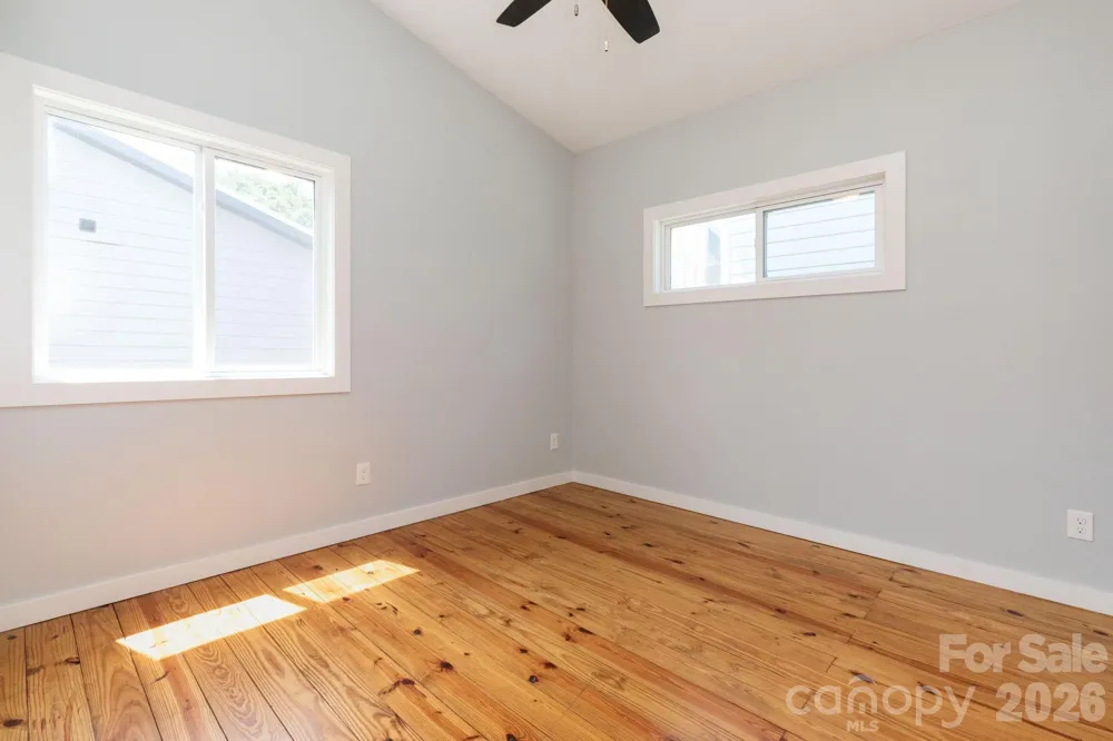 56 W Cascade Street Asheville, NC 28704