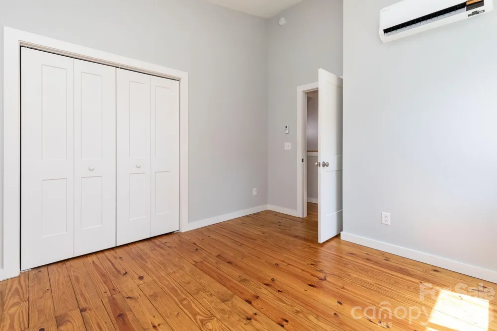 56 W Cascade Street Asheville, NC 28704