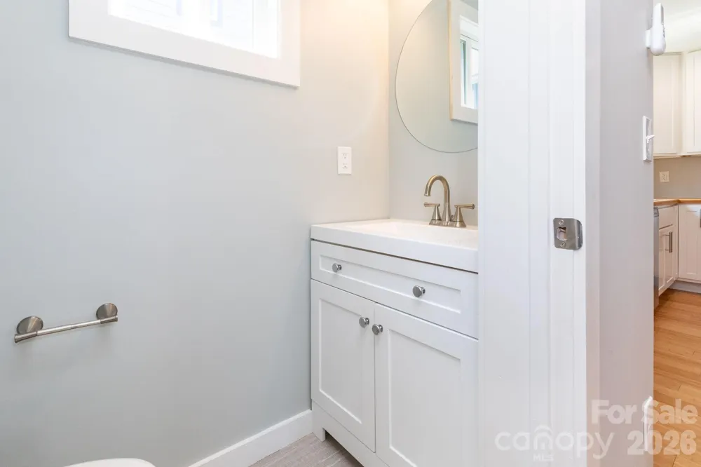 56 W Cascade Street Asheville, NC 28704