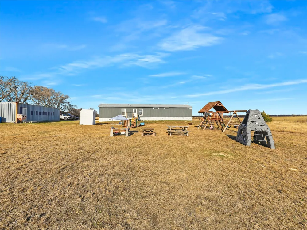 16384 FM  1173 Krum, TX 76249