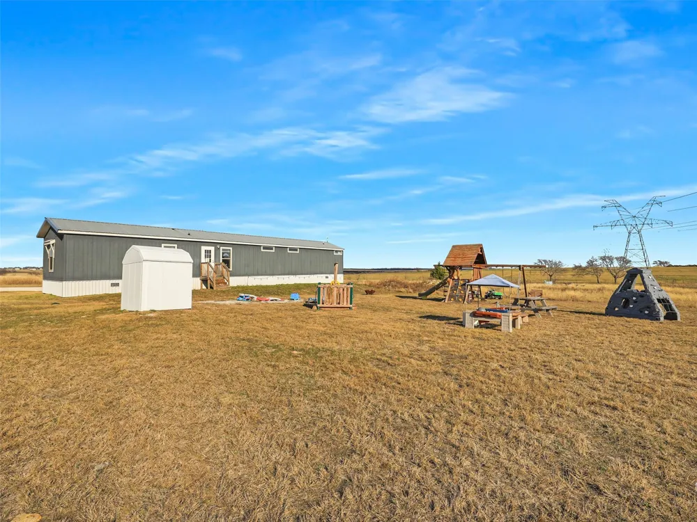 16384 FM  1173 Krum, TX 76249