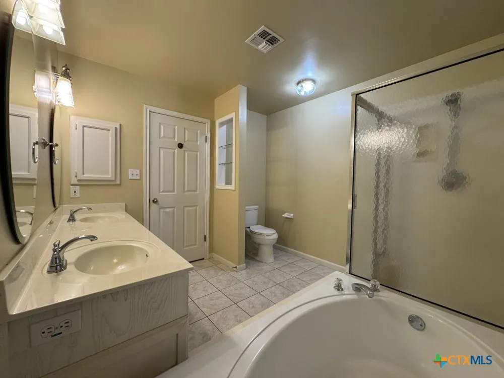 304 Ashland Creek Victoria, TX 77901