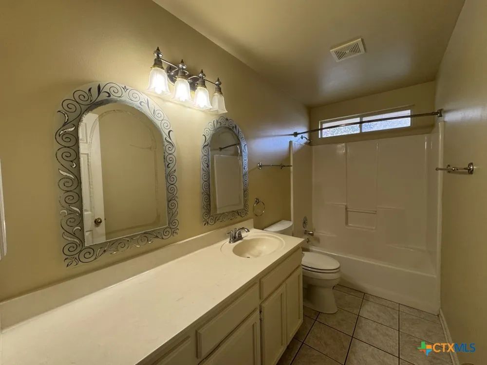304 Ashland Creek Victoria, TX 77901