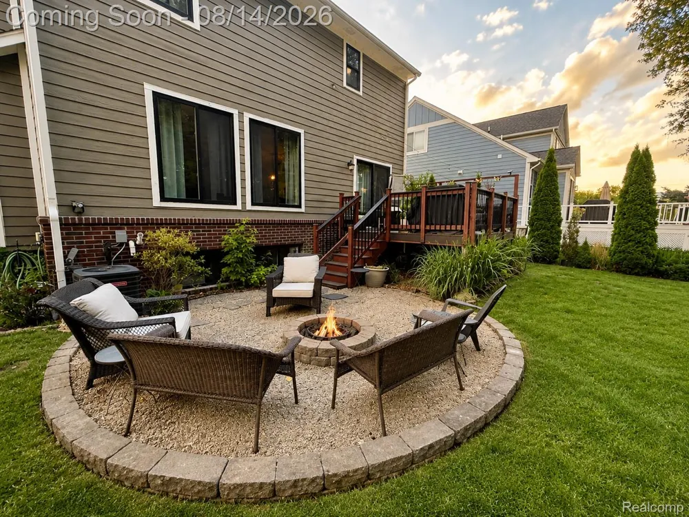 27688 Coleridge Street Harrison Charter Township, MI 48045