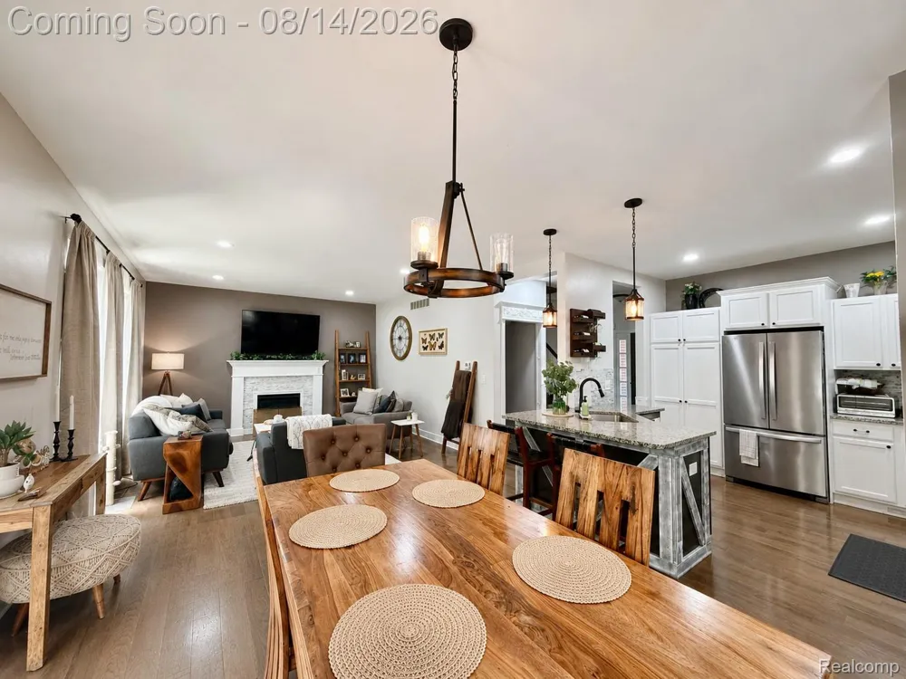 27688 Coleridge Street Harrison Charter Township, MI 48045