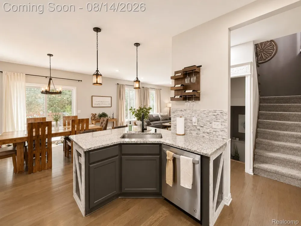 27688 Coleridge Street Harrison Charter Township, MI 48045