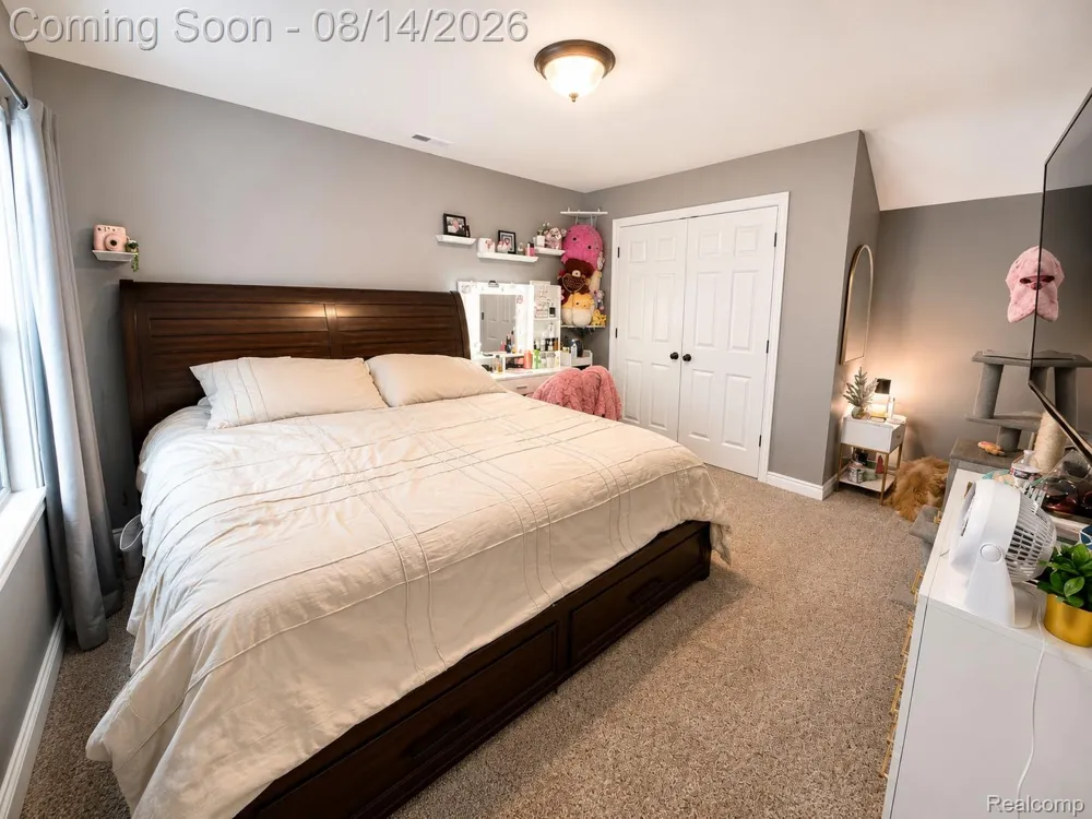 27688 Coleridge Street Harrison Charter Township, MI 48045