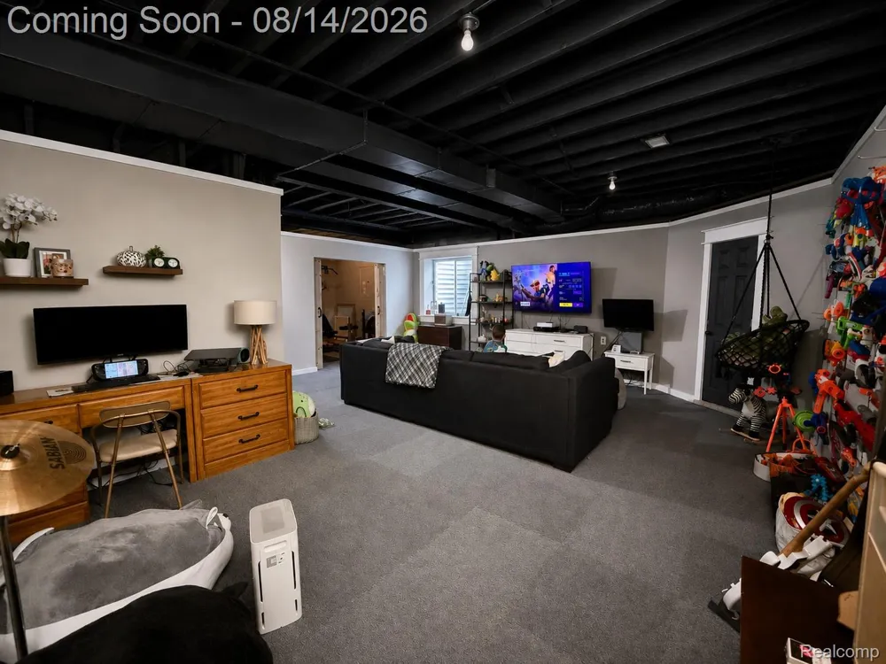 27688 Coleridge Street Harrison Charter Township, MI 48045