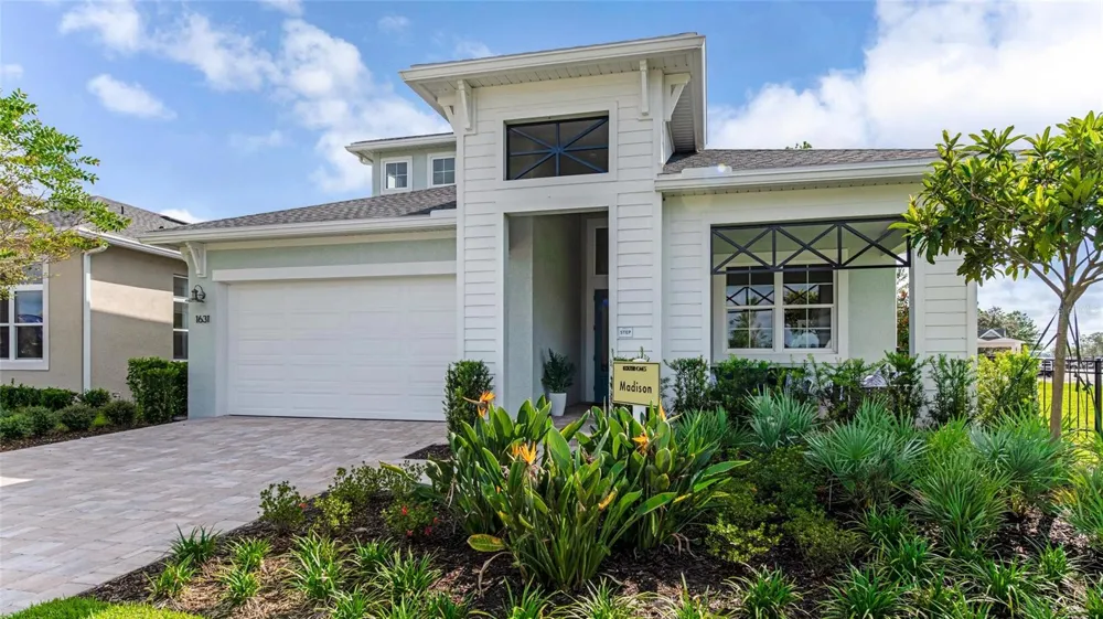 1631 LAKE RESERVE DRIVE Deland, FL 32724