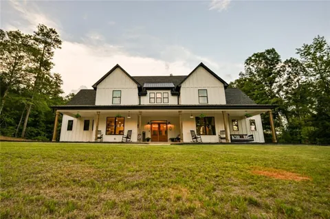 61 Peninsula Drive