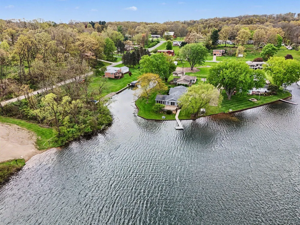 12417 Sunset Dr. Three Rivers, MI 49093