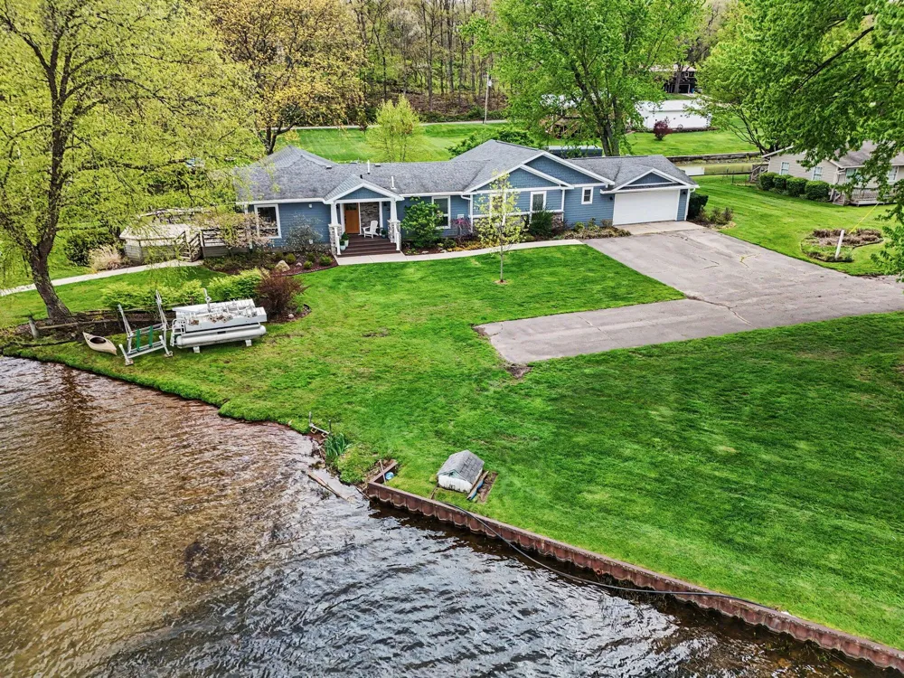 12417 Sunset Dr. Three Rivers, MI 49093