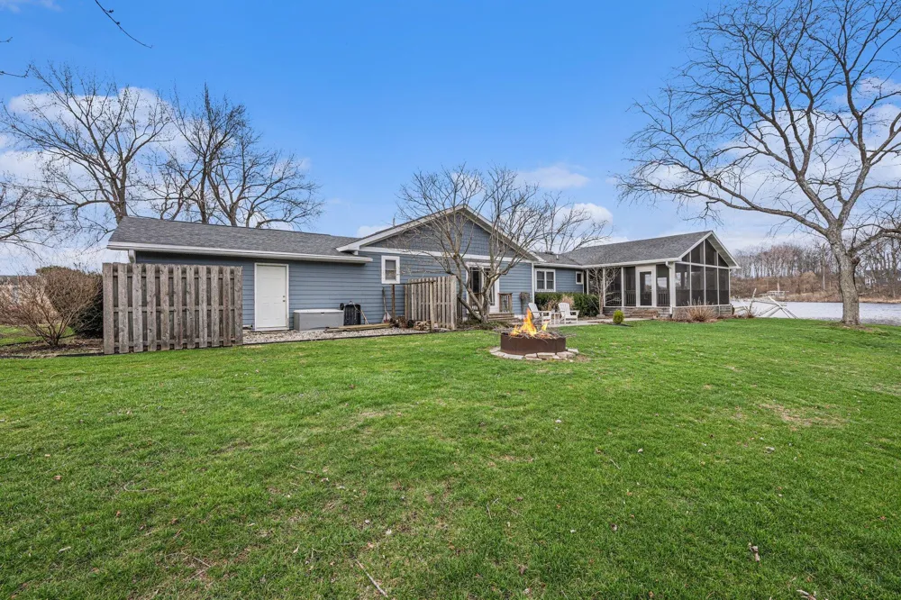 12417 Sunset Dr. Three Rivers, MI 49093