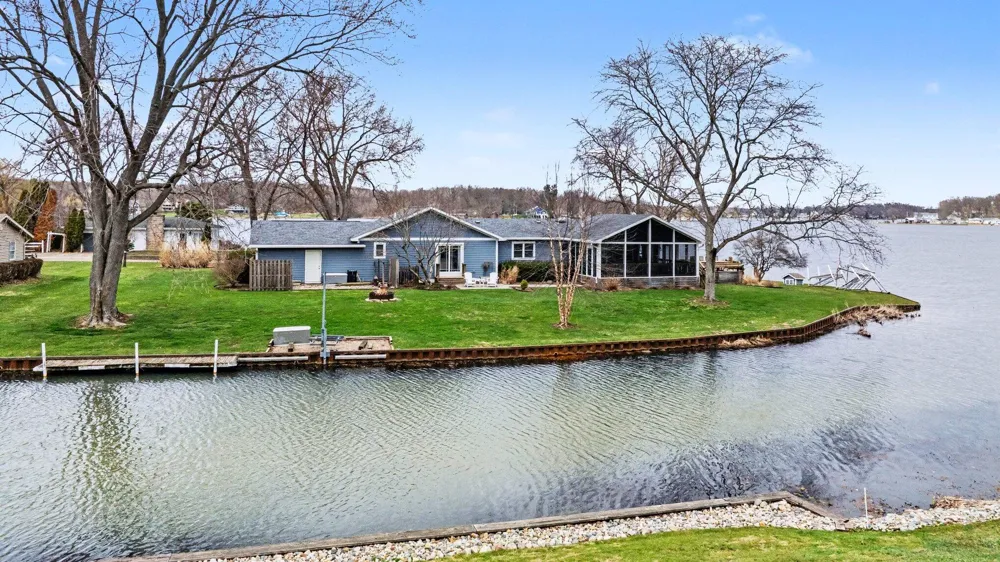 12417 Sunset Dr. Three Rivers, MI 49093
