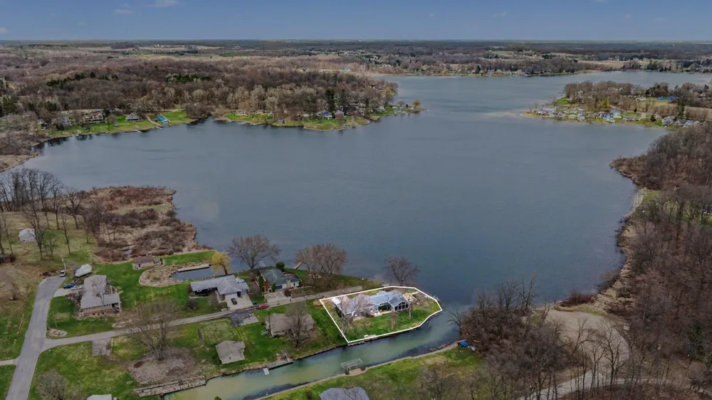 12417 Sunset Dr. Three Rivers, MI 49093
