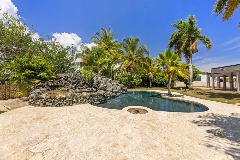 ZARAGOZA  ST. HACIENDA EL MOLINO #C-12 Vega Alta, PR 00692