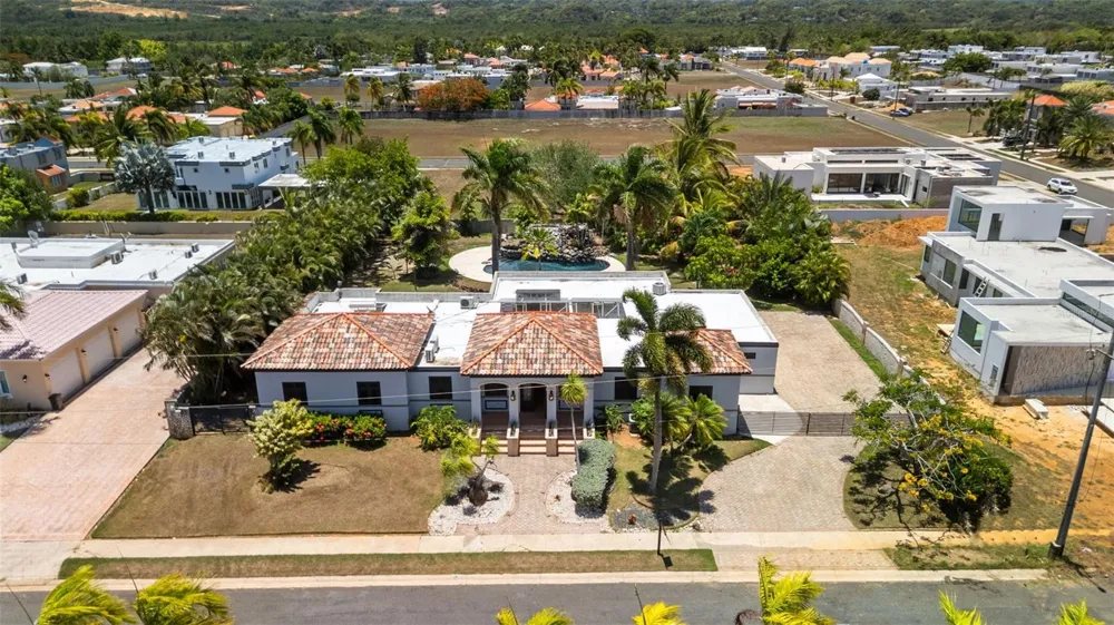 ZARAGOZA  ST. HACIENDA EL MOLINO #C-12 Vega Alta, PR 00692