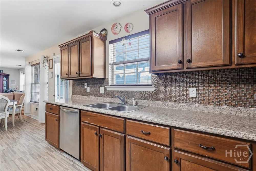 212 Manchester Court Midway, GA 31320
