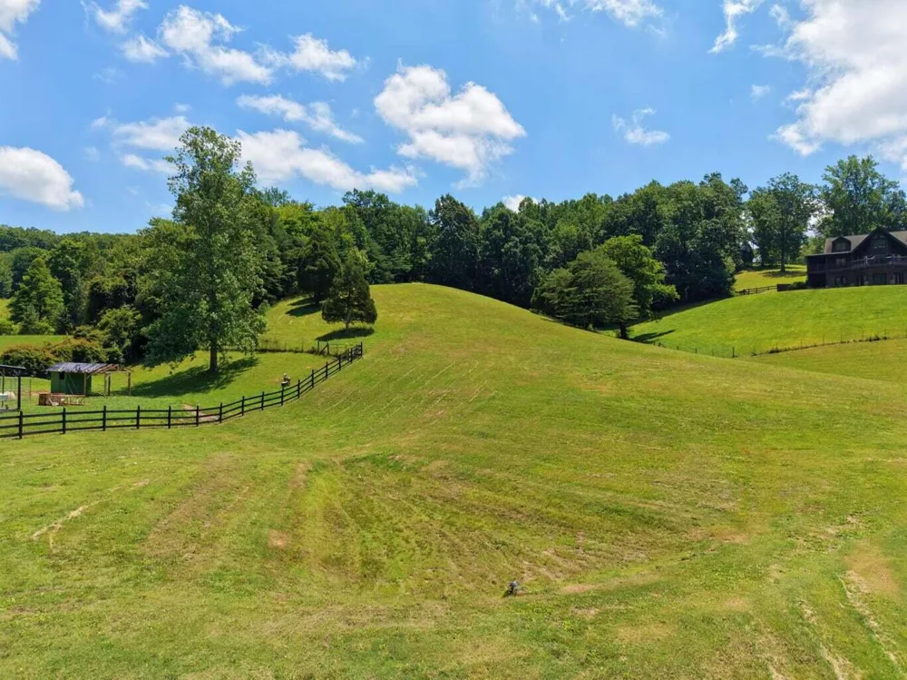 1319 Ideal Valley Road Spring City, TN 37381