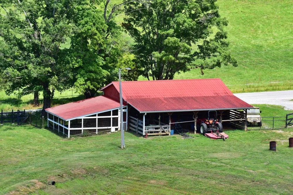1319 Ideal Valley Road Spring City, TN 37381
