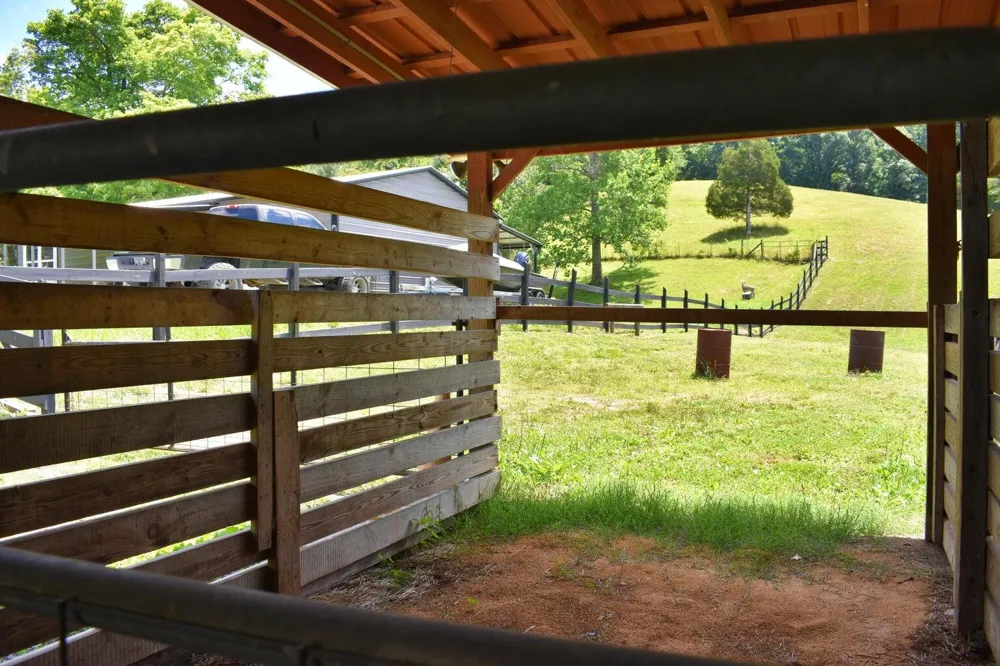 1319 Ideal Valley Road Spring City, TN 37381