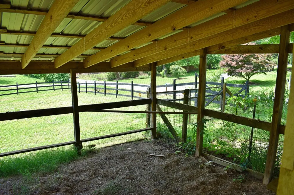 1319 Ideal Valley Road Spring City, TN 37381