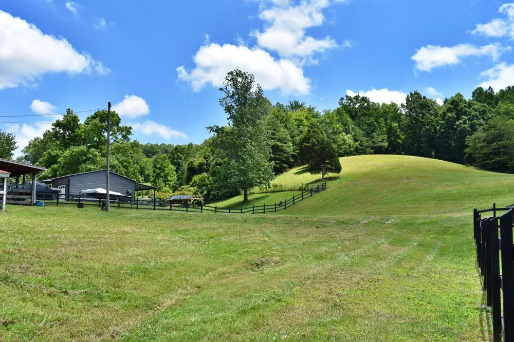1319 Ideal Valley Road Spring City, TN 37381