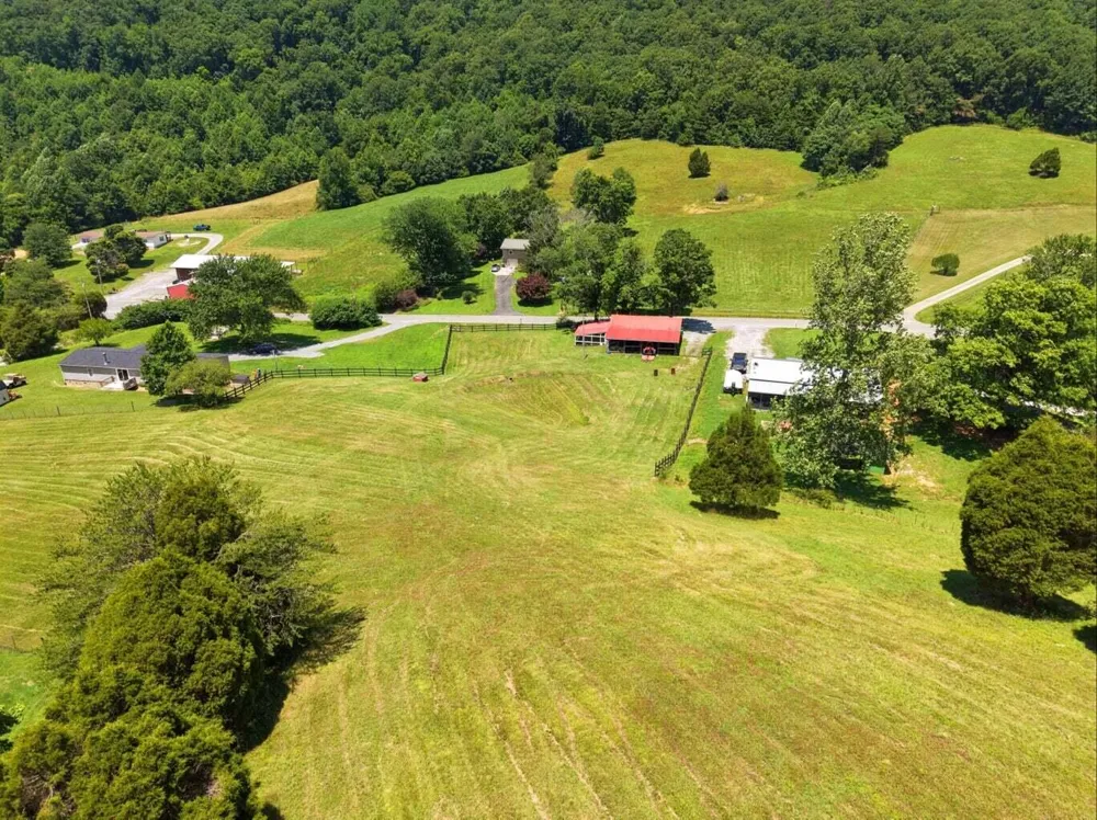 1319 Ideal Valley Road Spring City, TN 37381