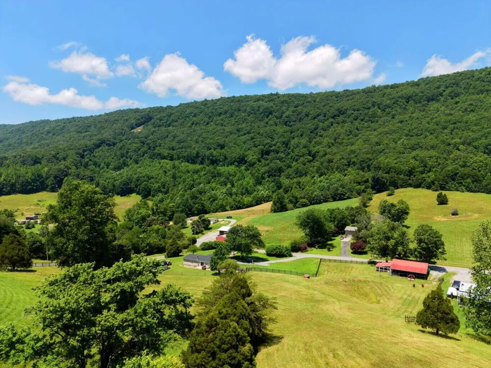 1319 Ideal Valley Road Spring City, TN 37381