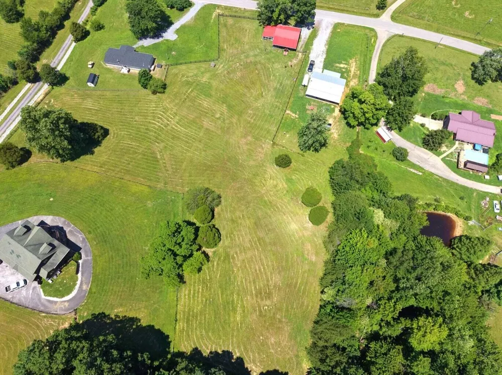 1319 Ideal Valley Road Spring City, TN 37381