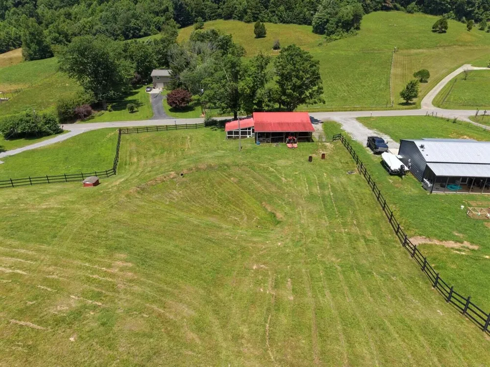 1319 Ideal Valley Road Spring City, TN 37381