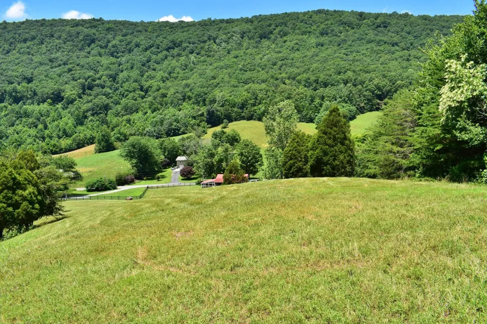 1319 Ideal Valley Road Spring City, TN 37381