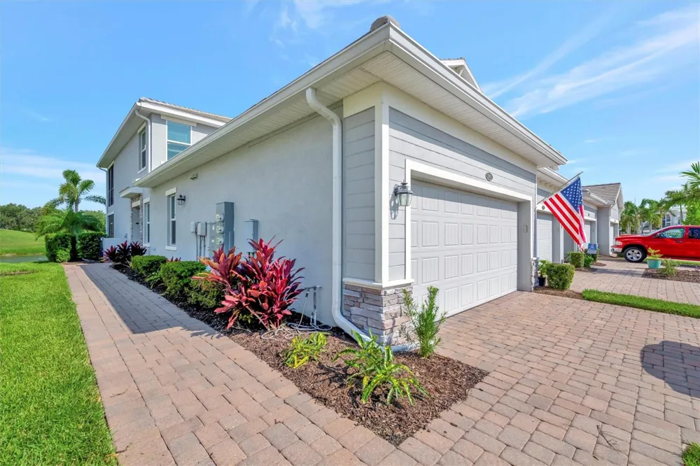 947 TIDEWATER SHORES LOOP Bradenton, FL 34208